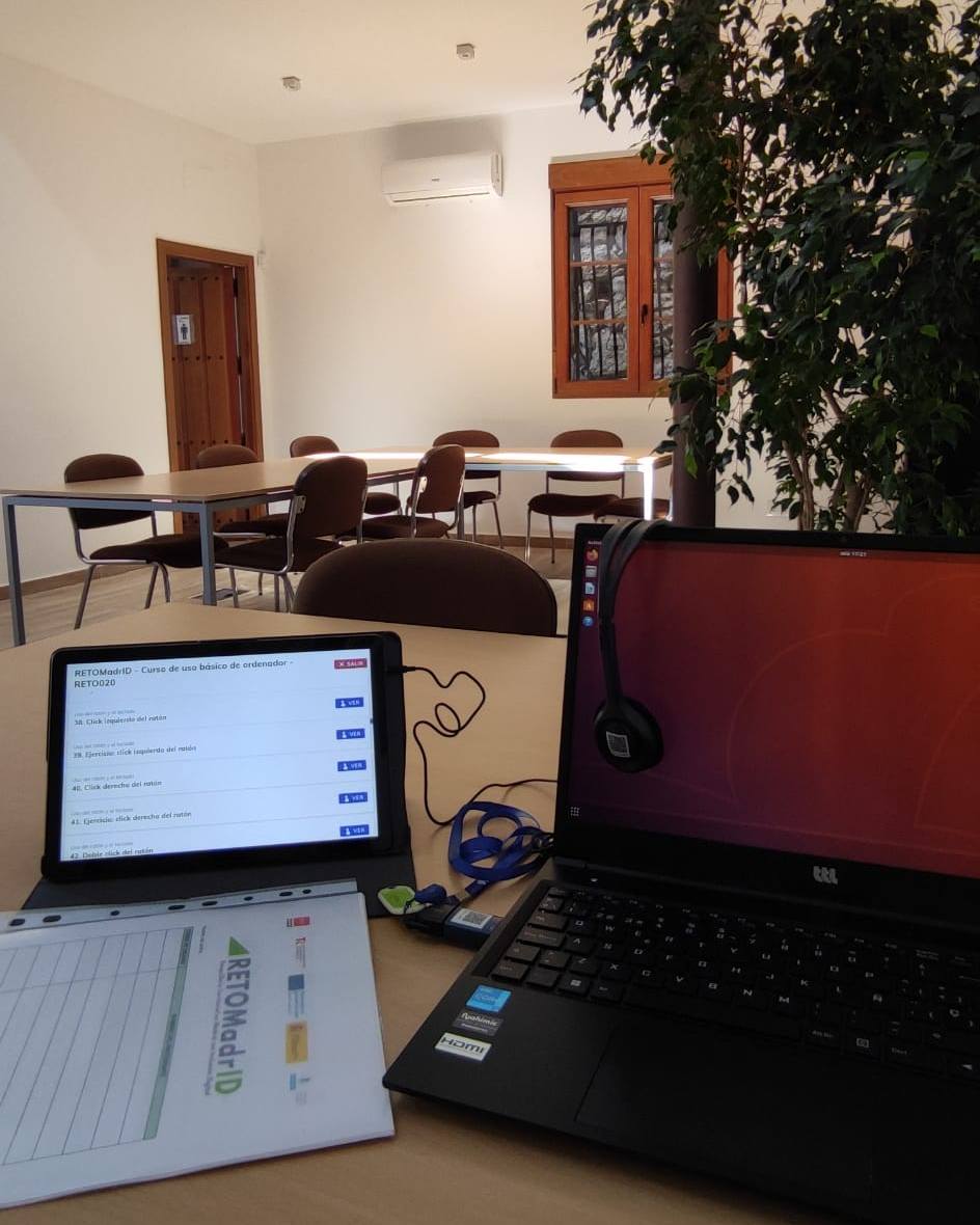 Punto de Inclusión Digital en el Centro de lectura